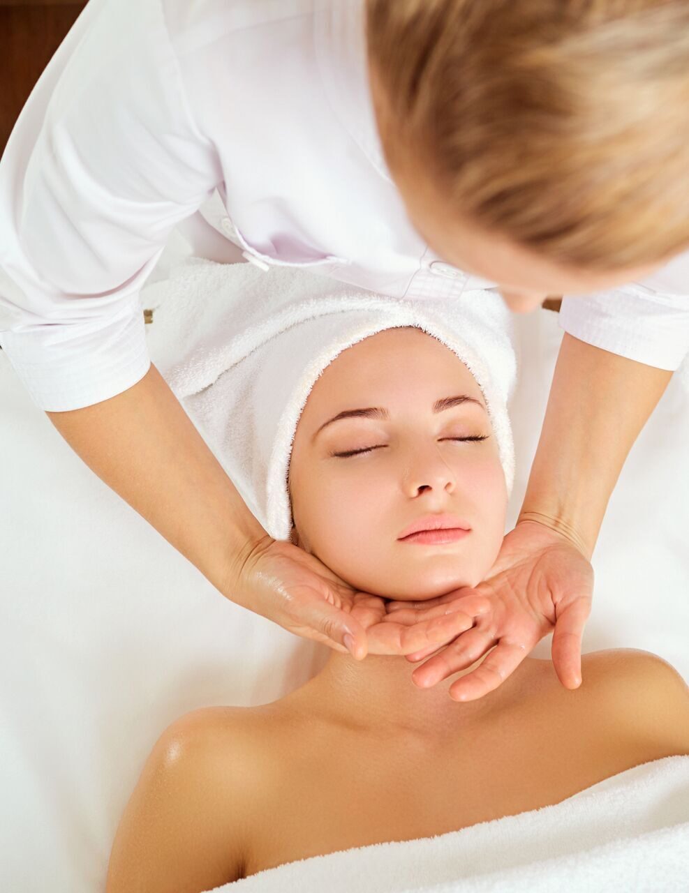 Профессиональный лечебный массаж спины в Курске по низкой цене, при болях